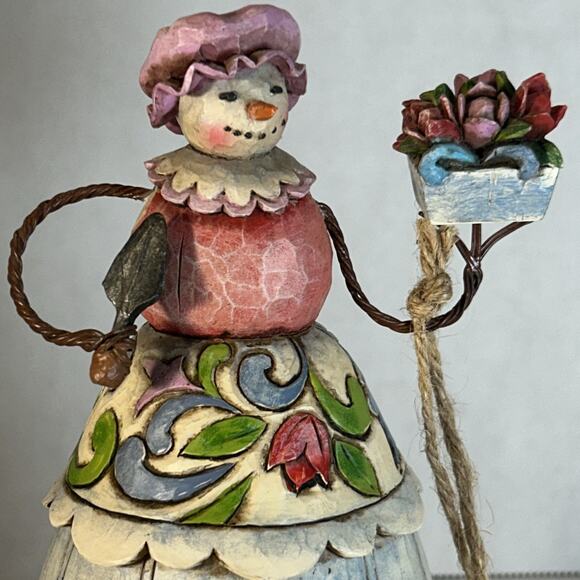 Jim Shore Heartwood Creek Snow Woman Winter Blossoms Figurine 2008 #4010358 - Picture 2 of 15